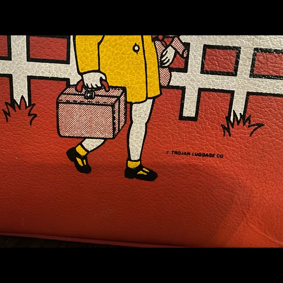 ***SOLD*** Darling Vintage ‘Going to Grandma’s’ Suitcase - Picture 2 of 6